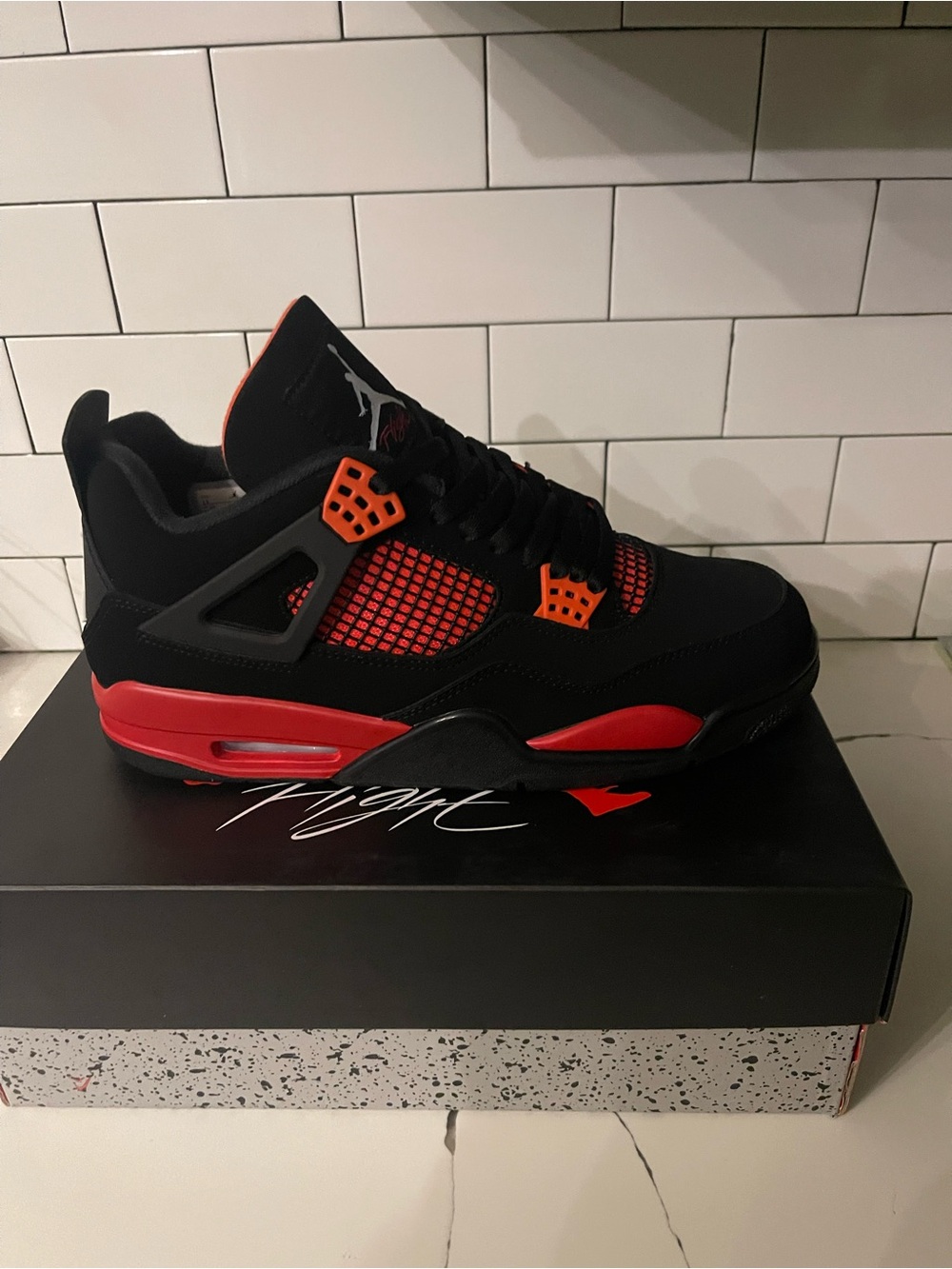 Mens Retro 4 Red Thunder Size 11.